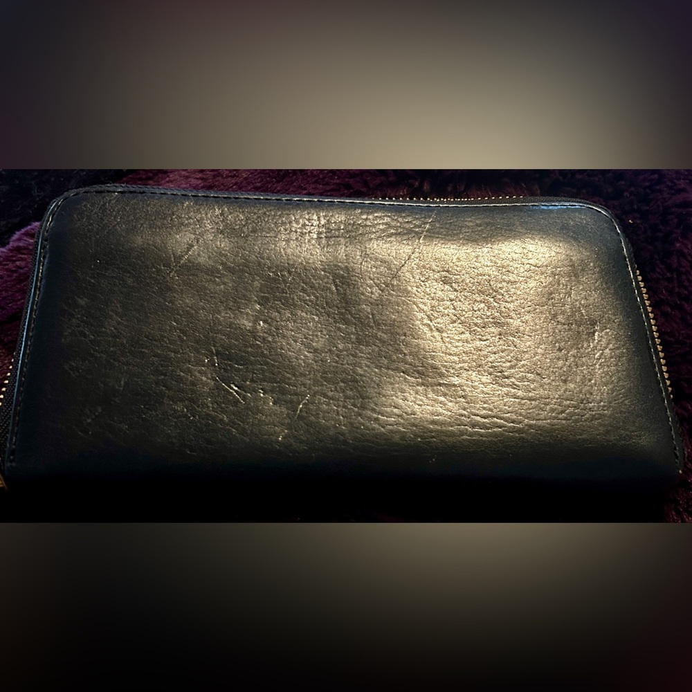 Tory Burch Black Leather Zip Wallet. Project Piece - Picture 3 of 13